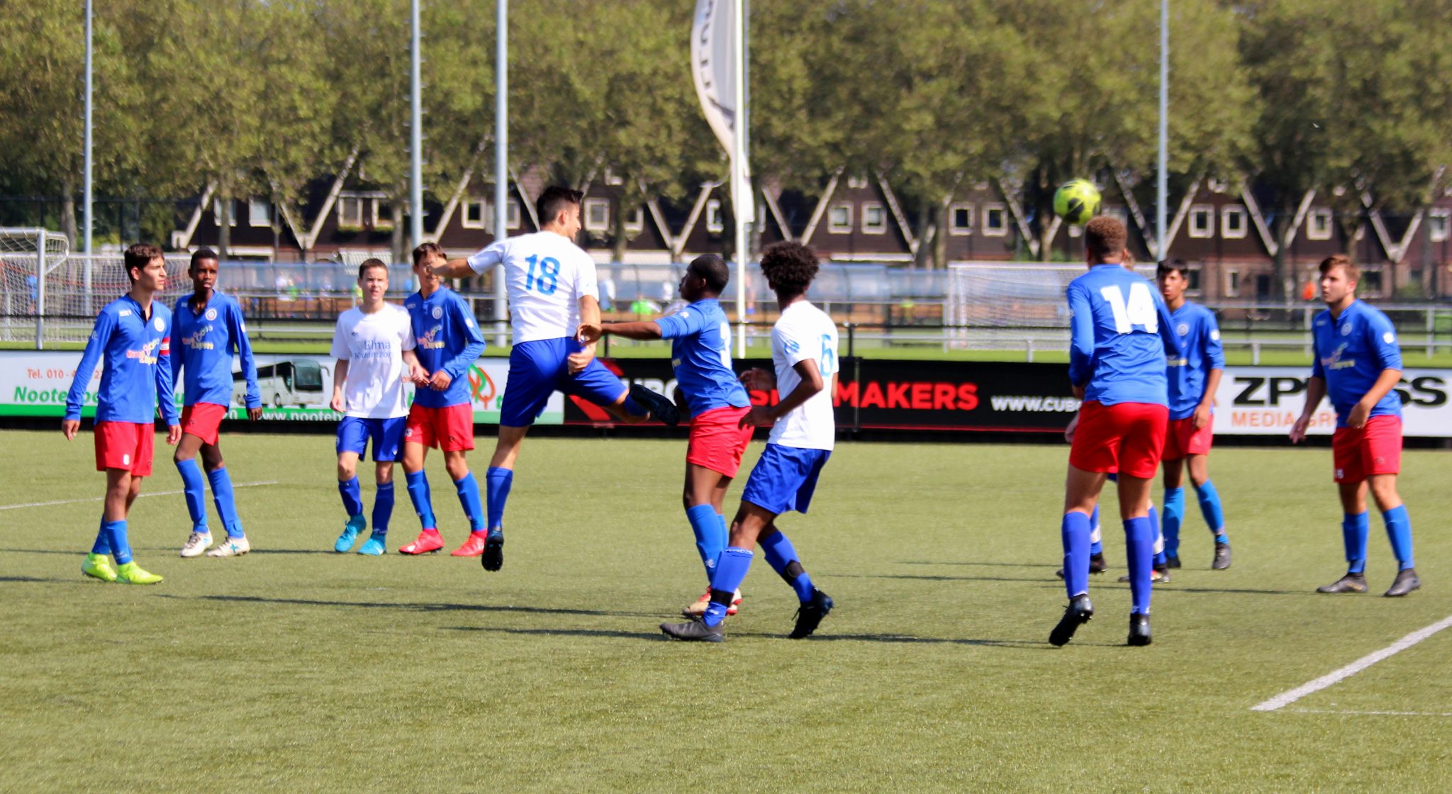 Fotoreportage: XerxesDZB JO17-1 wint van IJVV de Zwervers