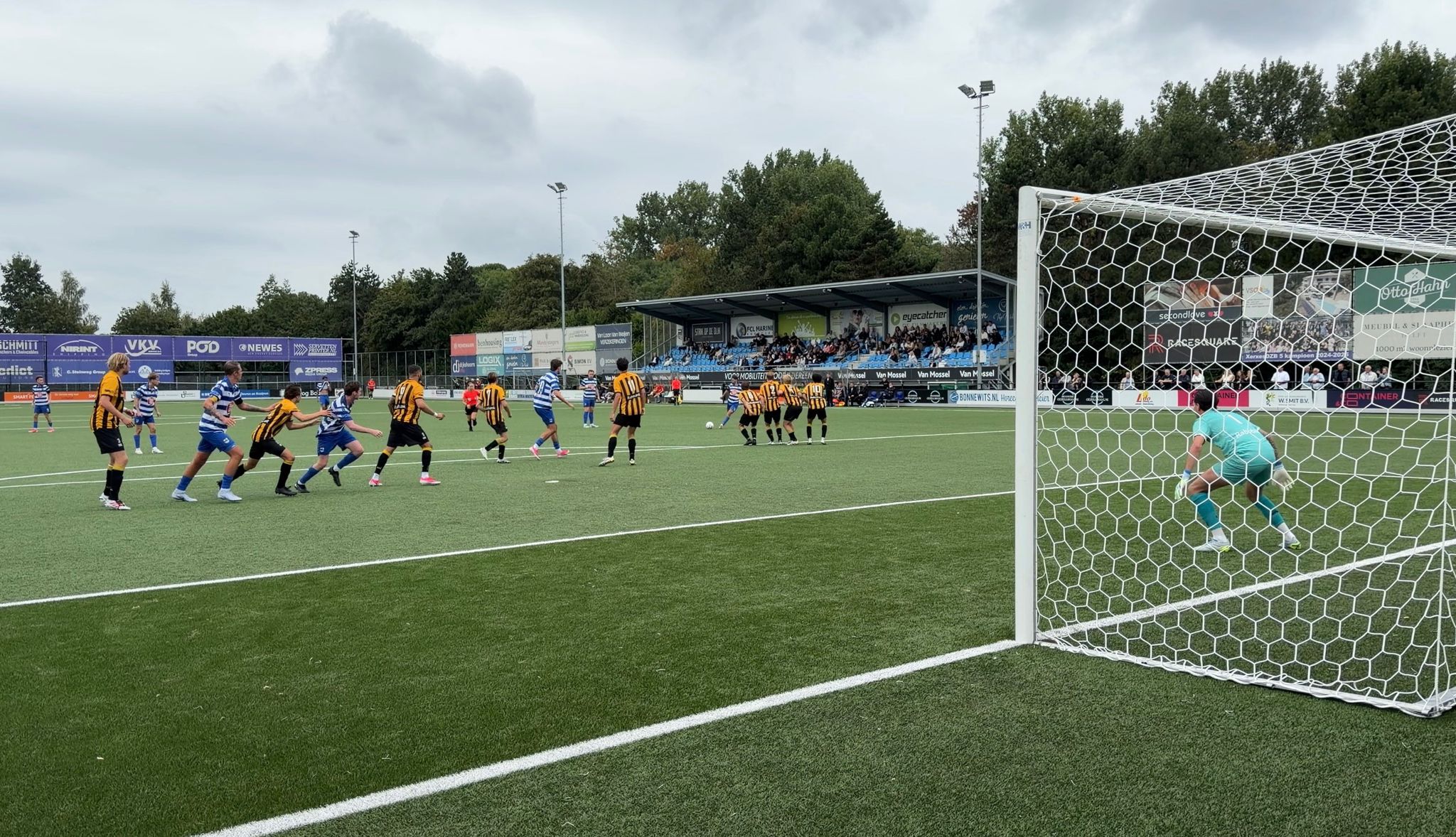XerxesDZB speelt openingswedstrijd gelijk tegen HVV uit Den Haag