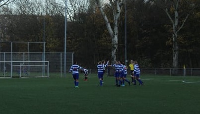 XerxesDZB VR 2 wint overtuigend van BVCB VR 1